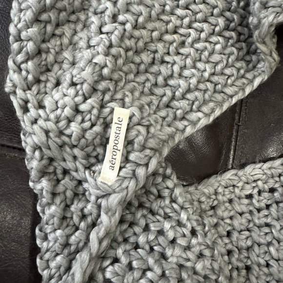 Bundle of 5 circle loop winter scarfs - Picture 4 of 7